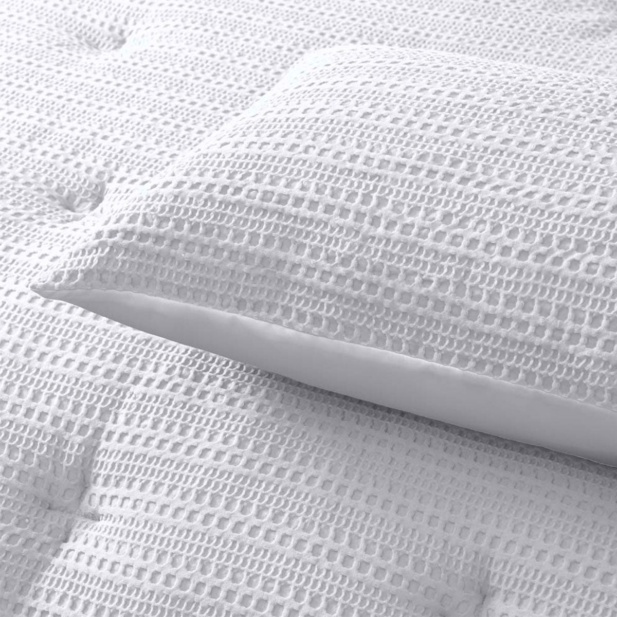 Accessorize Soho Waffle White 3 Piece Comforter Set Queen