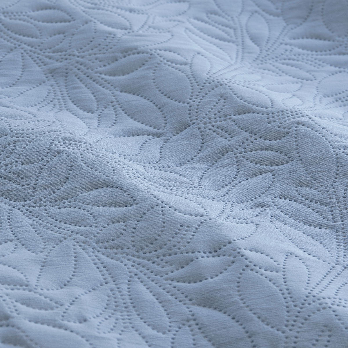 Ardor Lottie Bluebell Pinsonic Embossed Quilt Cover Set King