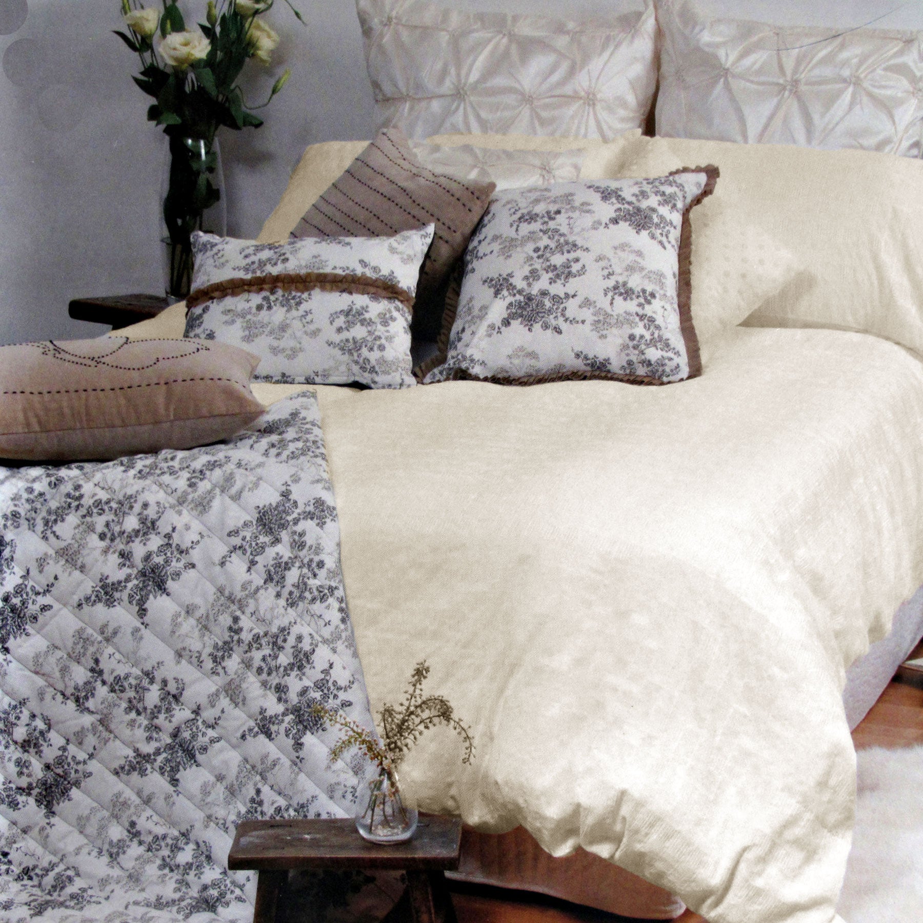 Canterbury Tarlo Cream Quilt Cover Set Queen