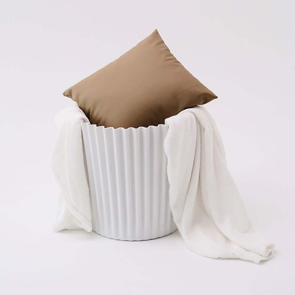 ArtissIn Set of 2 Cupcake Stool Plastic Stacking Stools Chair Outdoor Indoor White - Newstart Furniture