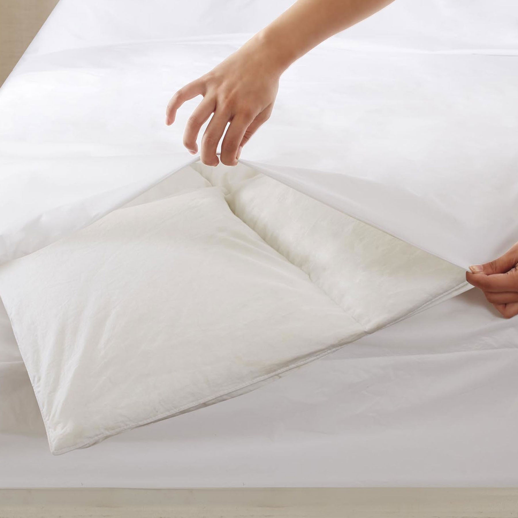 Stain Resistant Quilt Protector DOUBLE - Newstart Furniture