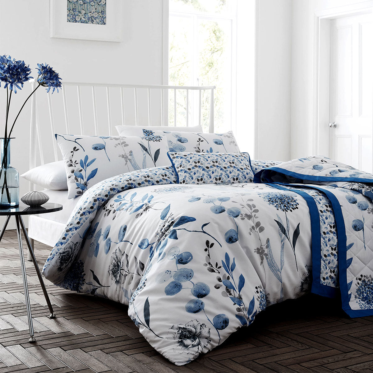 Ink Floral Blue Quilt Cover Set Queen - Newstart Furniture