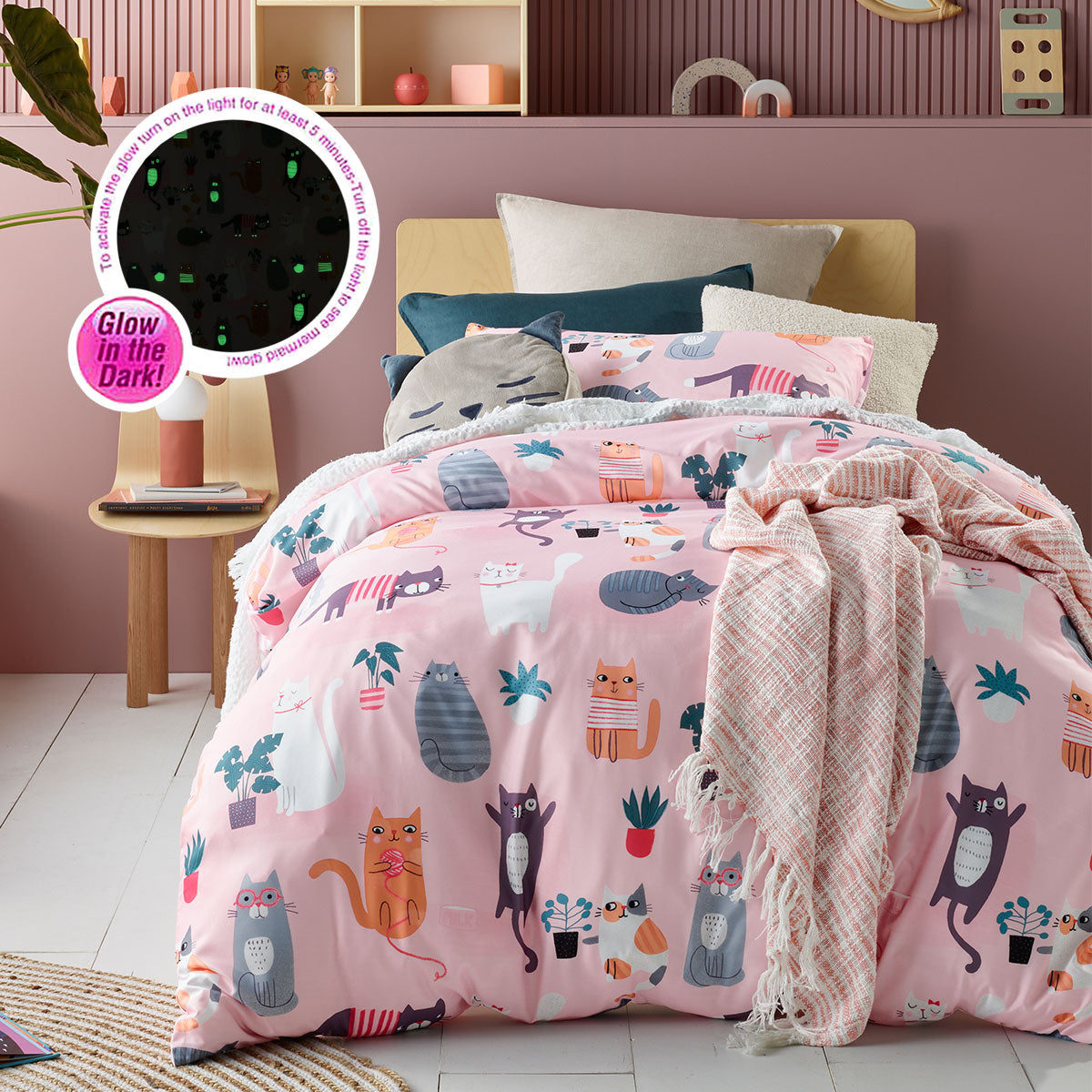Happy Kids Miaow Glow in the Dark Quilt Cover Set Double - Newstart Furniture
