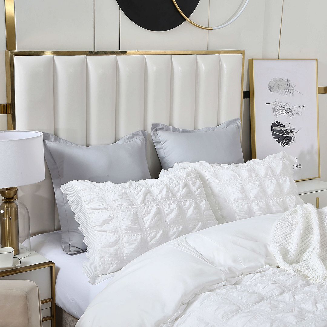 Elegant White Jacquard Queen Duvet Cover Set | Ruffles Design