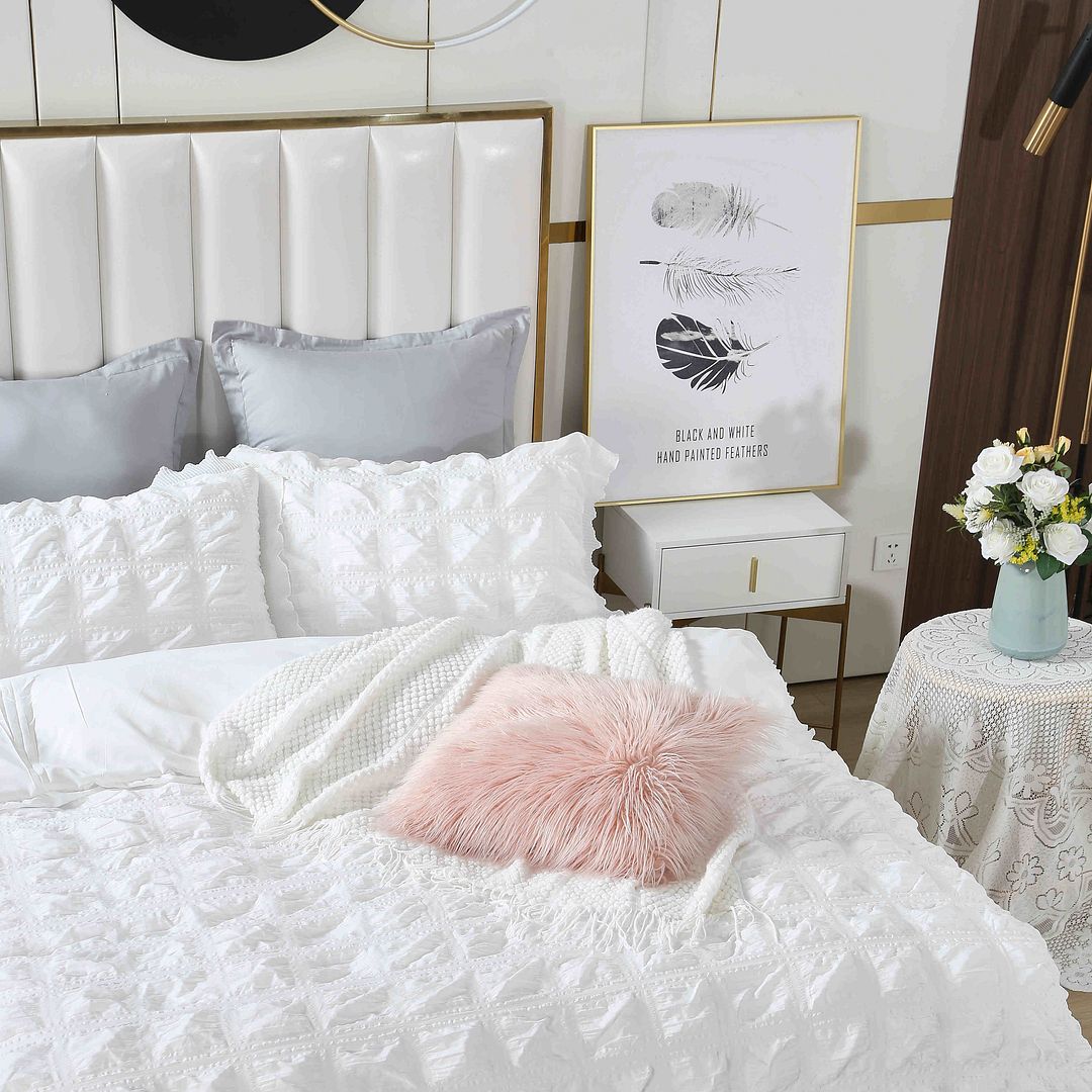 Elegant White Jacquard Queen Duvet Cover Set | Ruffles Design