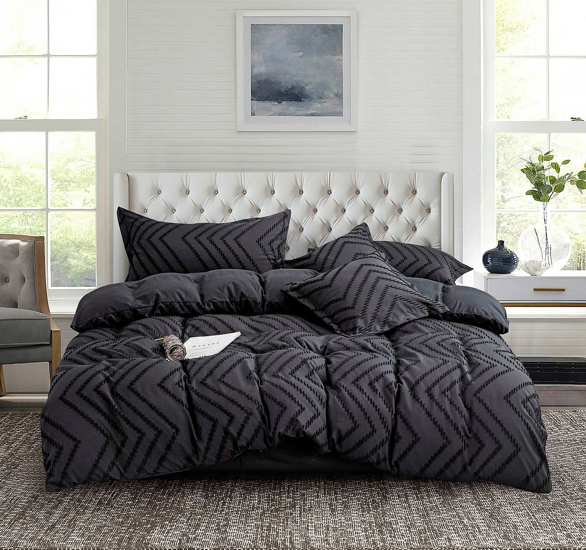 Tufted Boho Wave Jacquard King Duvet Cover Set | Black