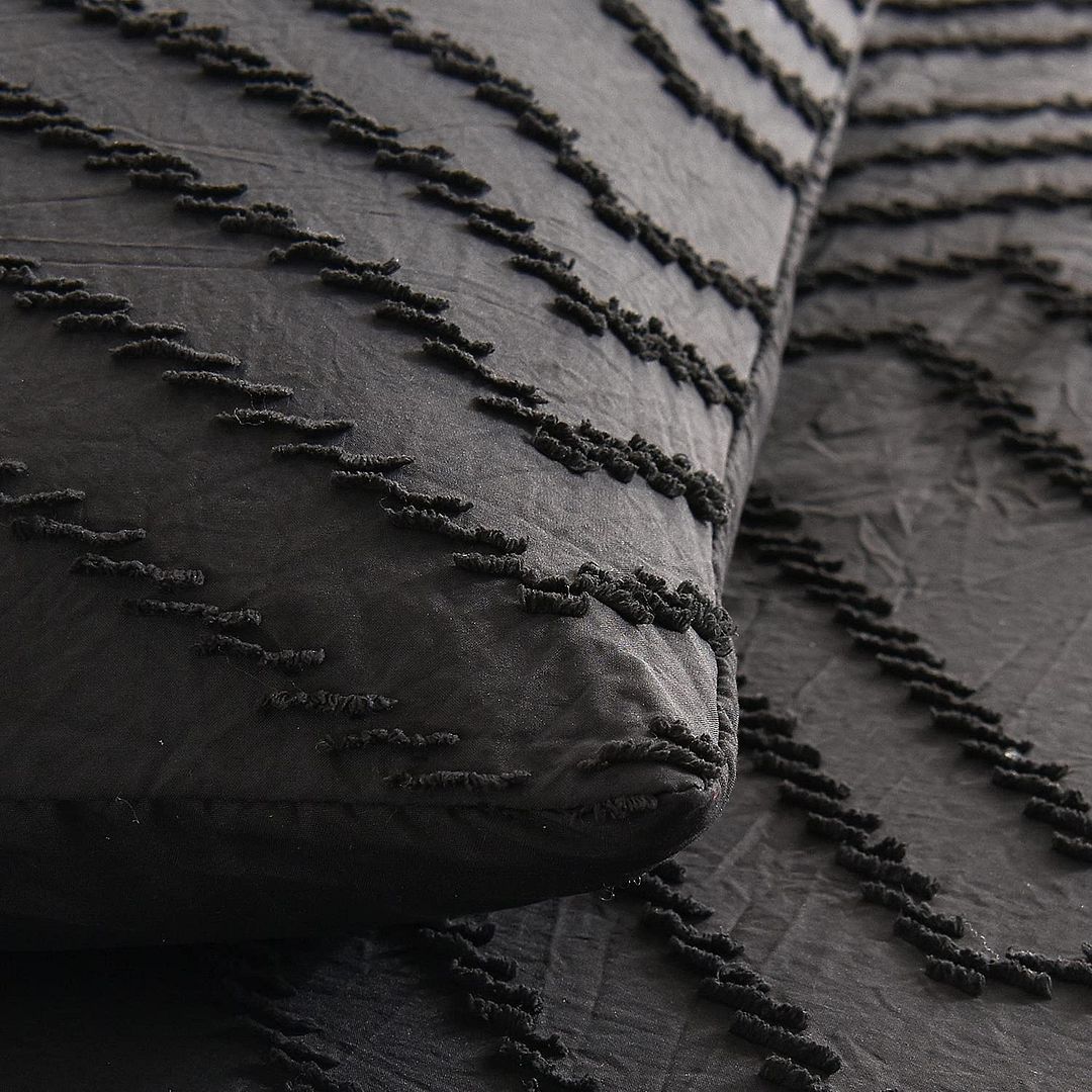 Tufted Boho Wave Jacquard King Duvet Cover Set | Black