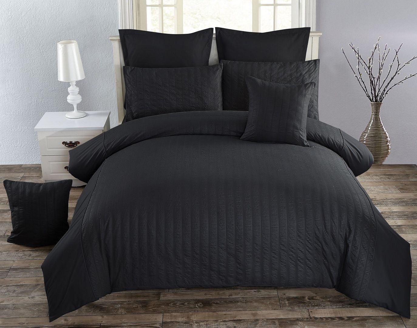 Seersucker Black Super King Duvet Cover Set with Pillowcases